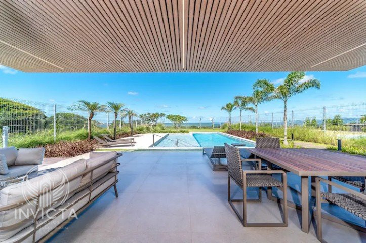 Casa à venda  no Praia do Estaleiro - Balneário Camboriú, SC. Imóveis