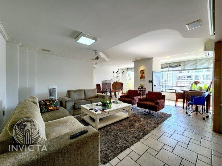 Apartamento à venda  no Centro - Balneário Camboriú, SC. Imóveis
