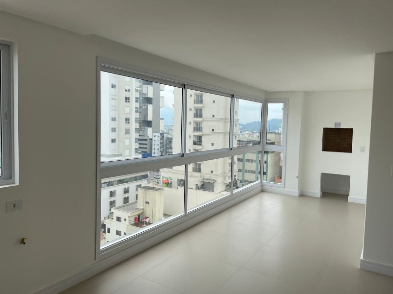 Apartamento Alto Padrão - Venda - Centro - Balneário Camboriú - SC