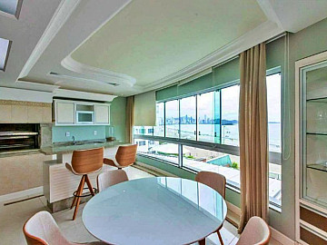 Apartamento no Edif�cio Villa Cora em Balne�rio Cambori�