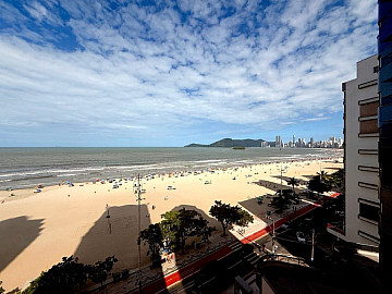 Apartamento frente mar no Edif�cio Vi�a Del Mar em Balne�rio