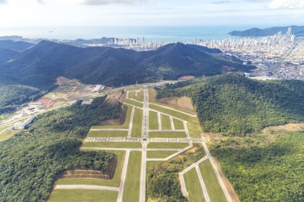 Colinas de Cambori Village: O Loteamento Exclusivo